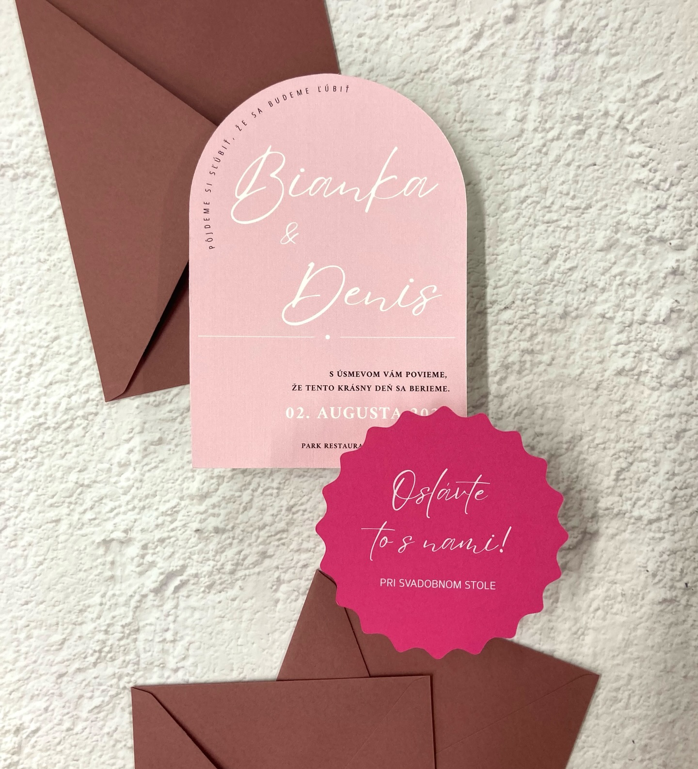 🩷 Odvážne ružové odtiene 🩷

Pre nevesty, ktoré milujú detail a neboja sa farieb.

#svadobneoznamenie #svadba #svadobnetlacoviny #tlaciaren #tlacbratislava